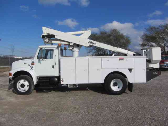 International 4700 (2000)