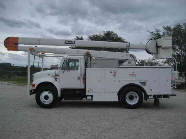 International 4700 (2000)