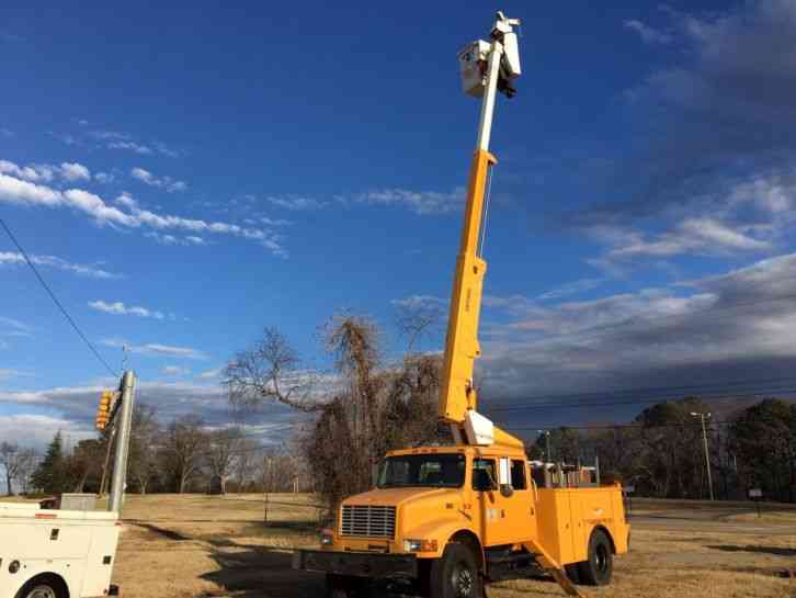 International 4700 (2000)