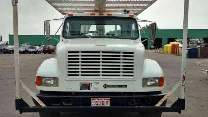 International 4700 (2000)