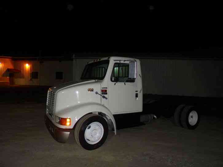 International 4700 LPX (2000)