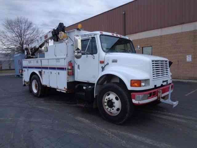 INTERNATIONAL 4900 (2000)