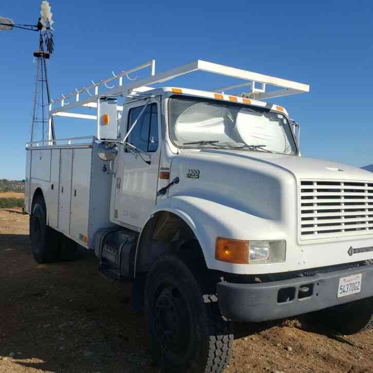 International 4x4 AWD 4800 auto DT466 , service body (2000)