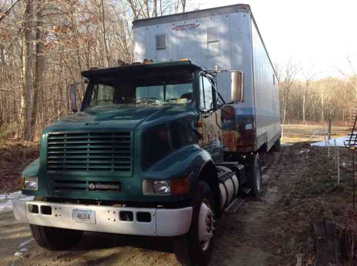 International 8100 (2000)