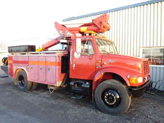 International Telelift Basket Truck (2000)