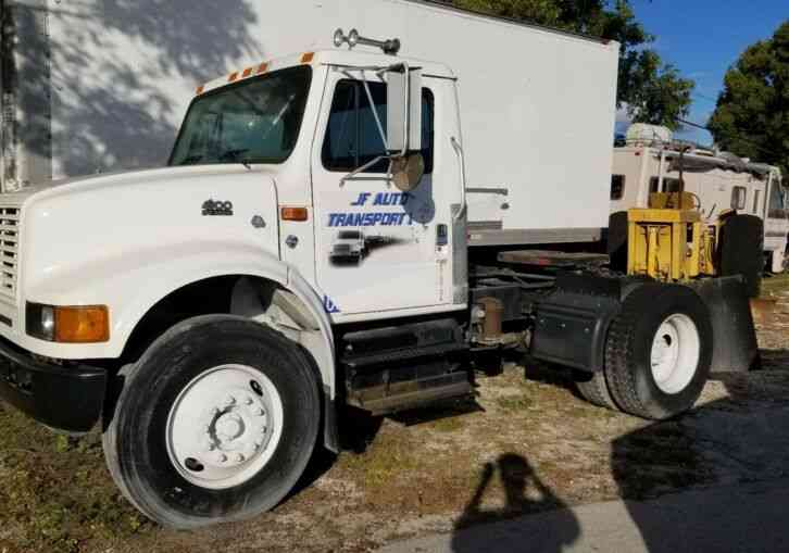 International 4900 (2000)