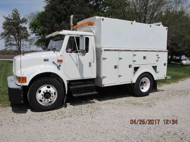 International 4700 (2000)