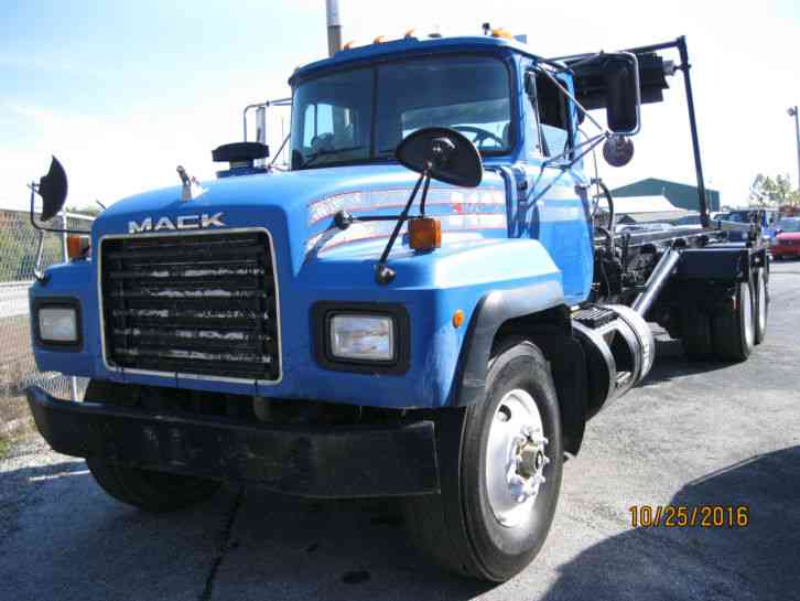 Mack RD6 (2000)