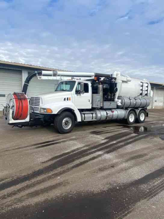 Sterling Vactor 2100 Vacuum Truck (2000)