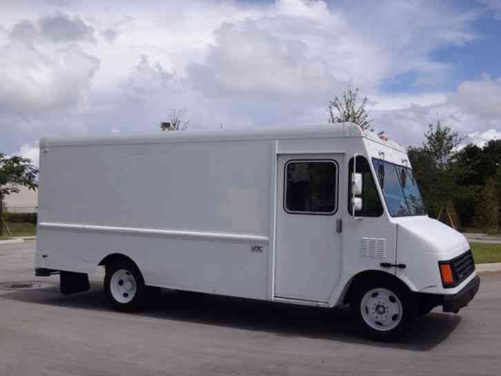 Workhorse P30 Forward Control Step Van (2000)