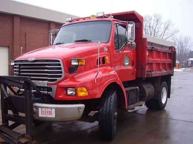 Sterling L8513 Dump Truck (2001)