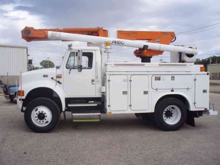 International BUCKET TRUCK (2001)