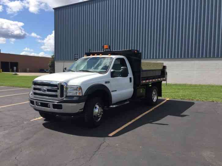 Ford F-550 4WD DUMP TRUCK (2001)