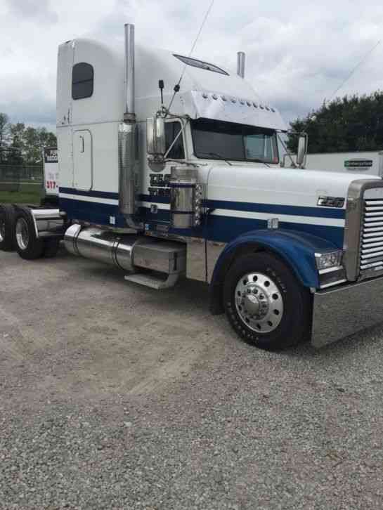 Freightliner Classic XL 132 (2001) : Sleeper Semi Trucks