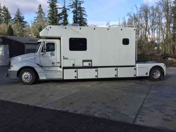 Freightliner Columbia Toter Home Conversion (2001)