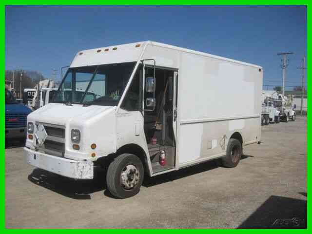 FREIGHTLINER MT45 STEP VAN 5. 9 CUMMINS ALLISON (2001)