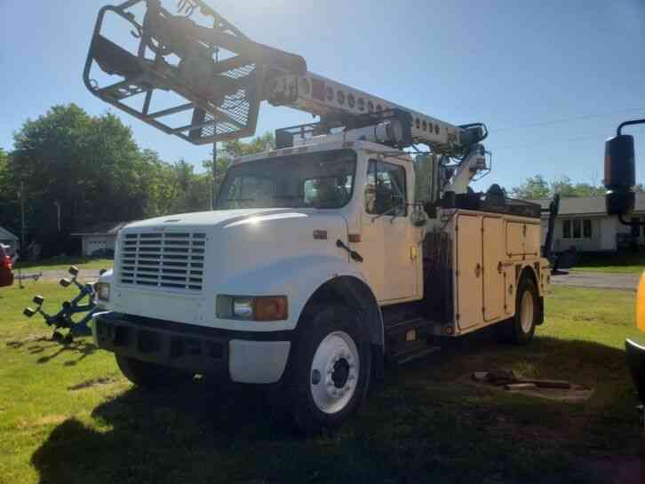 International 4700 Cable Placer (2001)