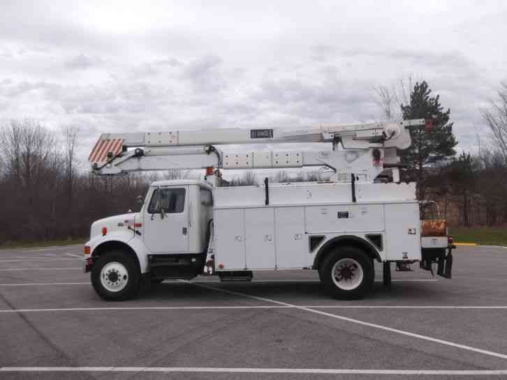 International 4700 DT 466E (2001)