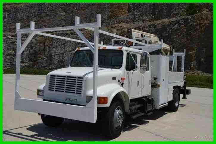 International 4700 DT466 (2001)