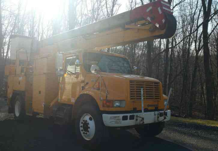 International 4700 T444E (2001)