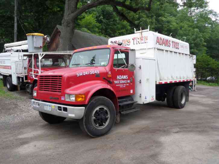 INTERNATIONAL 4700 (2001)