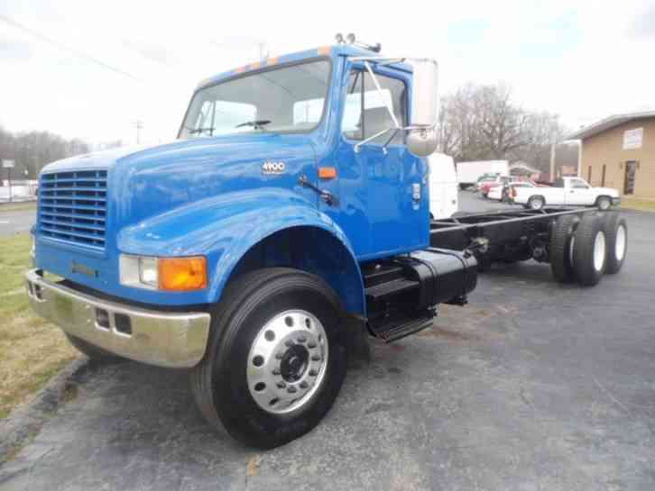 International 4900 (2001)