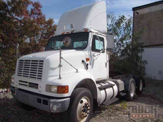 International 8100 (2001)