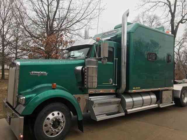 Kenworth W900L (2001)