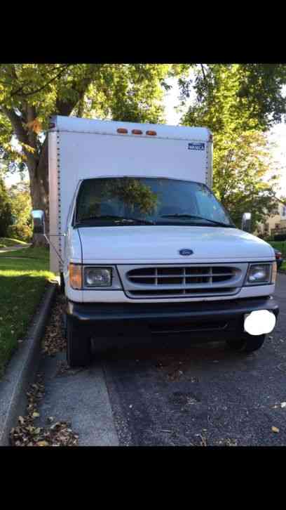 Ford E350 cargo/box truck (2002)