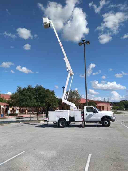 Ford F550 Elliott A41 Bucket Truck (2002)