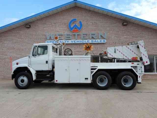 Freightliner Cable Reeler (2002)