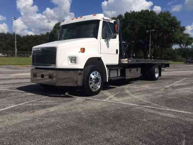 Freightliner FL70 (2002)