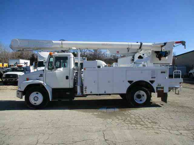 Freightliner FL70 -- (2002)