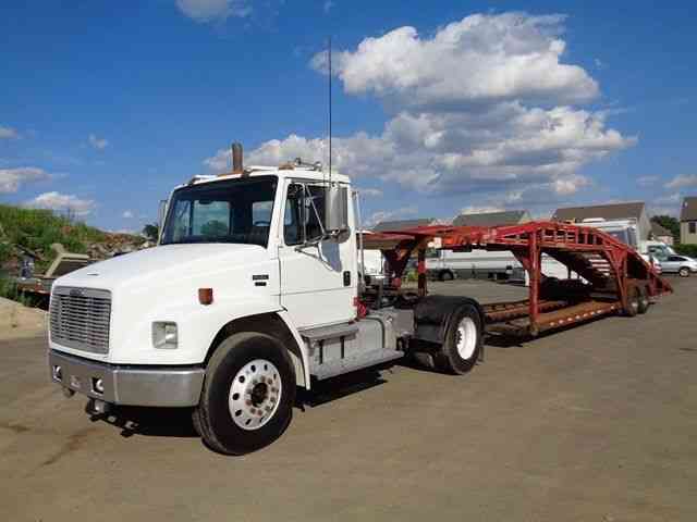 Freightliner FL80 DAYCAB TRUCK + 5 CAR TRAILER (2002)