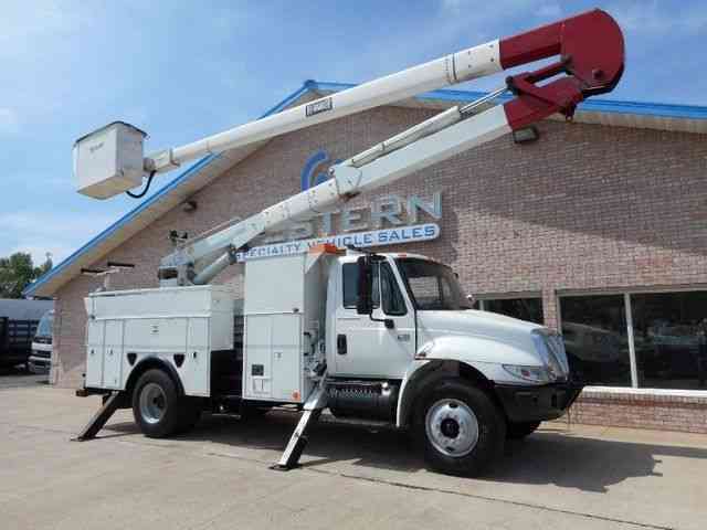 International Bucket Truck (2002)