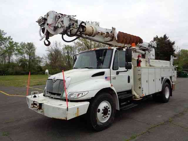 International 4400 DIGGER DERRICK BOOM CRANE (2002)