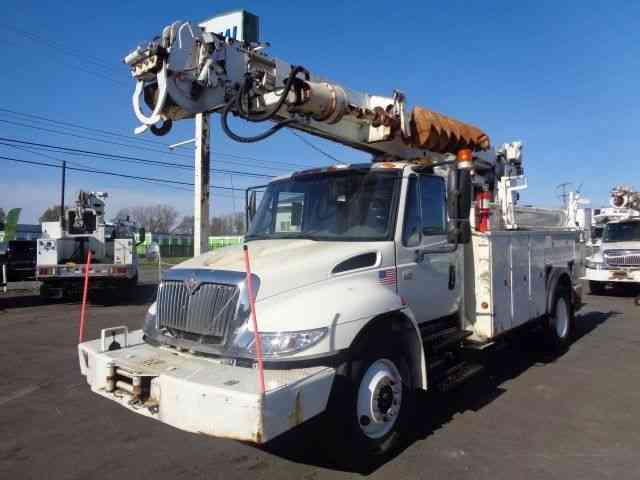 INTERNATIONAL 4400 DIGGER DERRICK BOOM CRANE (2002)