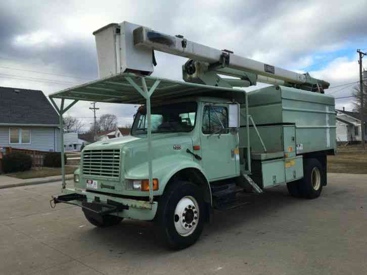 International 4700 (2002)