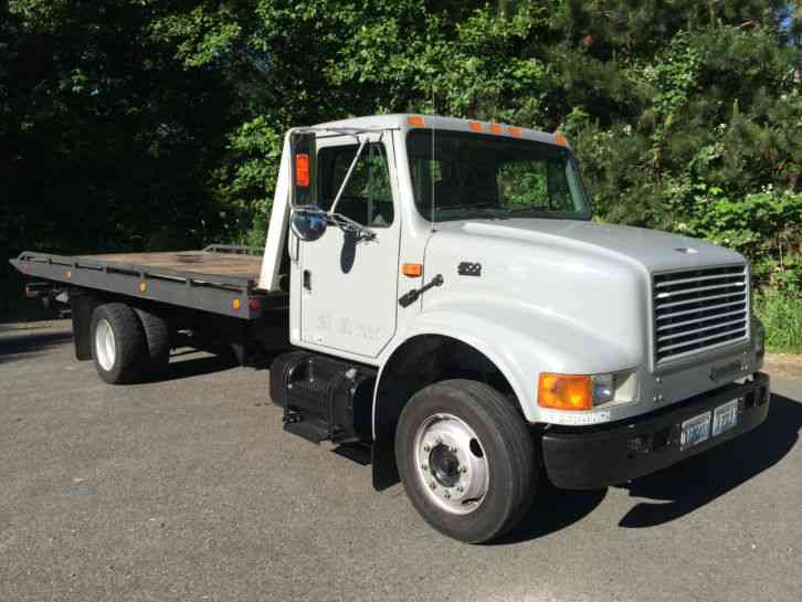 International 4700 T444E (2002)