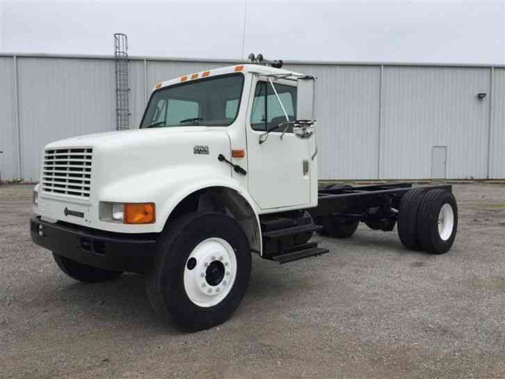 International 4900 (2002)
