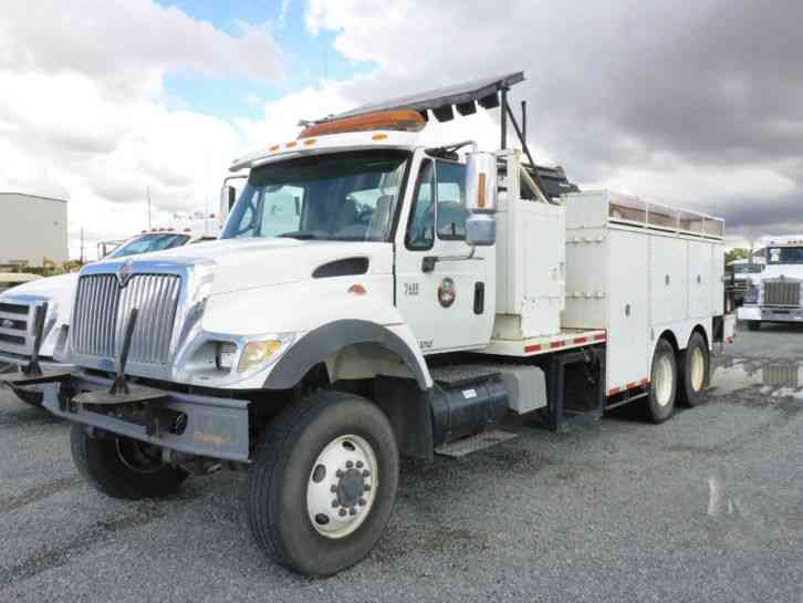 International 7400 (2002)