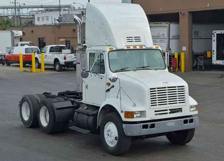 International 8100 (2002)