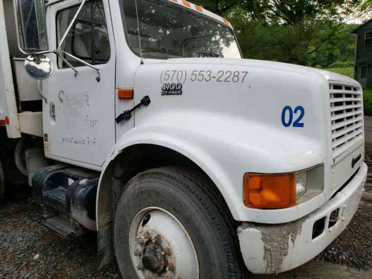 International 4900 (2002)