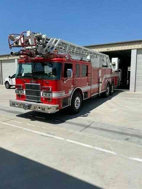 Pierce Dash 105' Ladder Truck for Sale! (2002)