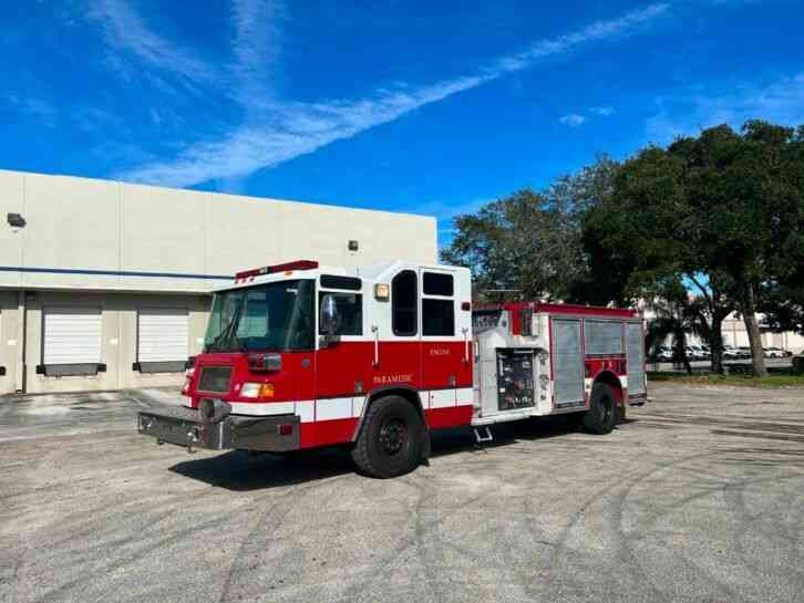 Pierce Quantum Fire Truck 750 Gallon Poly Tank Detroit Diesel 430 HP (2002)