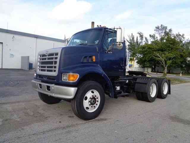STERLING L9500 DAYCAB TRUCK (2002)
