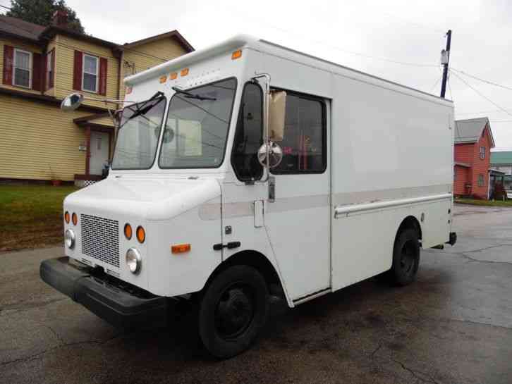 Workhorse P500 CHEVY CHASSIS STEP VAN DELIVERY TRUCK (2002)