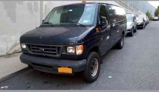 Ford e350 (2003)