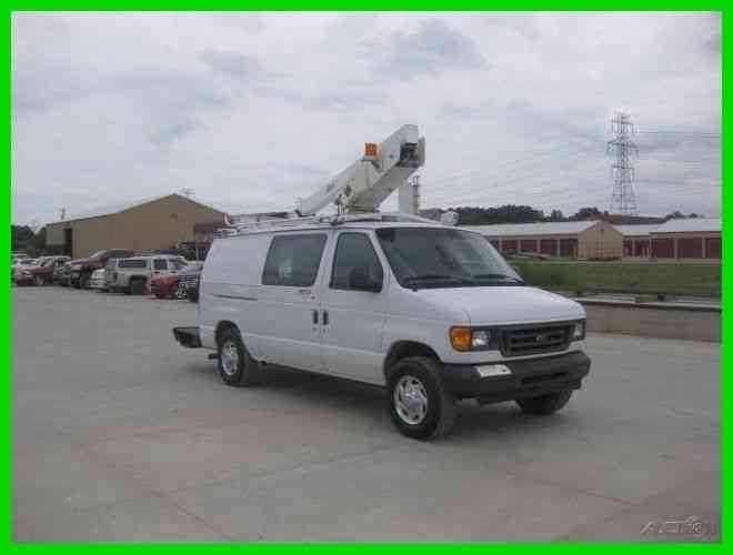 FORD E350 5. 4 AUTO WITH 34' REACH VERSALIFT BUCKET (2003)