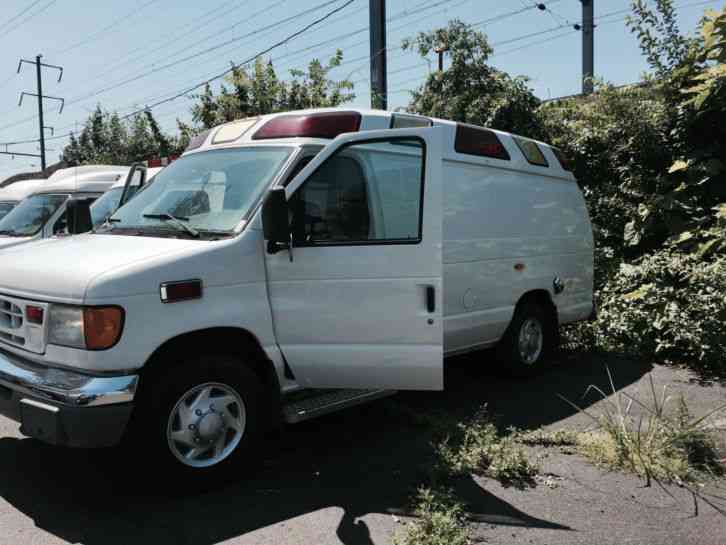 Ford E350 (2003)